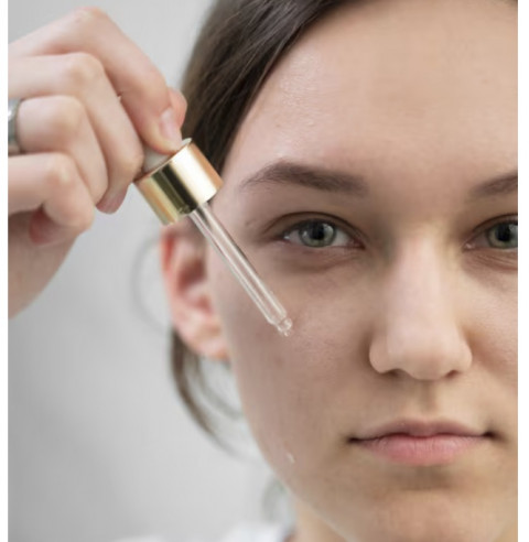 Flek Hitam Nggak Diundang, Kok Betah Banget? Coba 5 Skincare Ini