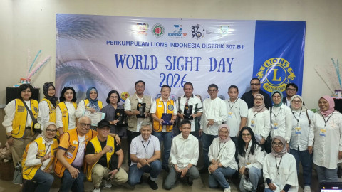 Kolaborasi Komunitas Gelar Pemeriksaan Mata dan Pemberian Kacamata gratis