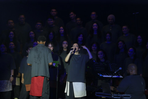 Lagu Kanye West Diaransemen dengan Musik Tradisional Indonesia Jelang Konser di GBK