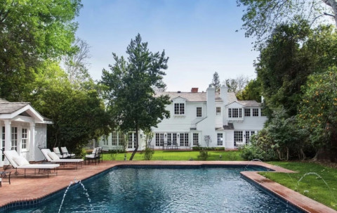 Mengintip Koleksi Properti Kelly Clarkson, dari Peternakan hingga Mansion Mewah