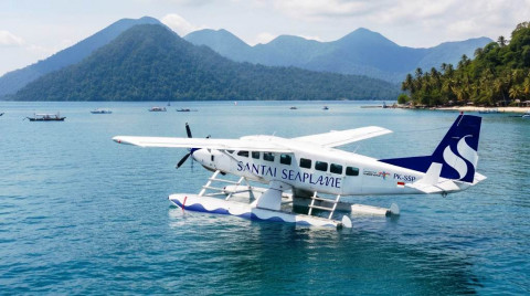 Terbang Rendah di Atas Laut, Cara Baru Jelajahi Indonesia dengan Pesawat Amfibi