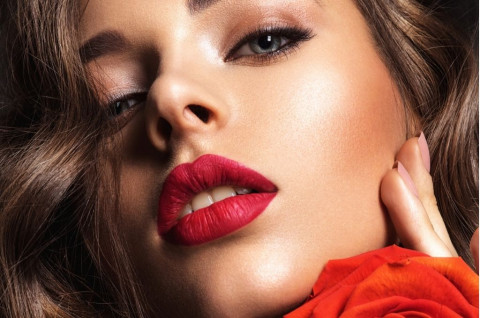 Biar Gak Cuma Satu, Ini 5 Jenis Lipstik yang Wajib Dimiliki untuk Makeup Stay On!