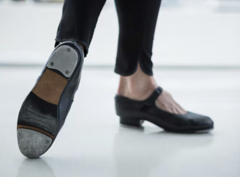 Pantofel Bukan Ajang Uji Nyali buat Kaki! Ini 6 Tips Memilihnya