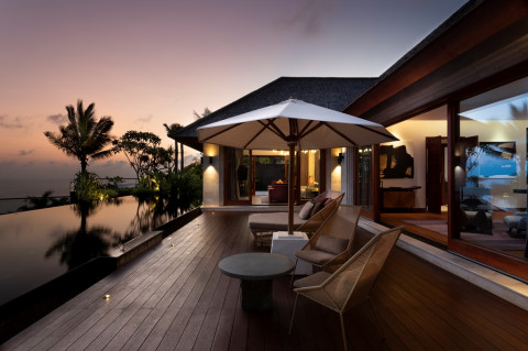 Tips Liburan Aesthetic: Eksplorasi di Spot Mewah Ujung Tebing di Uluwatu