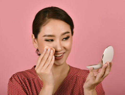 Puff Bedak Kotor! Begini Cara Merawatnya agar Tetap Higienis