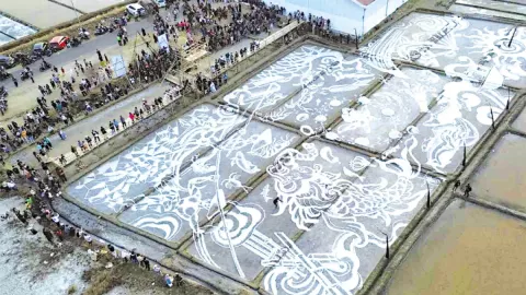 Lukisan Garam di Rembang Jadi Sorotan Festival Garam 2026, Ini Potretnya