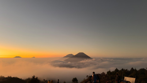 5 Gunung yang Cocok untuk Pemula