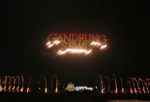 300 Drone Sulap Langit Banyuwangi di Gandrung Sewu 2026