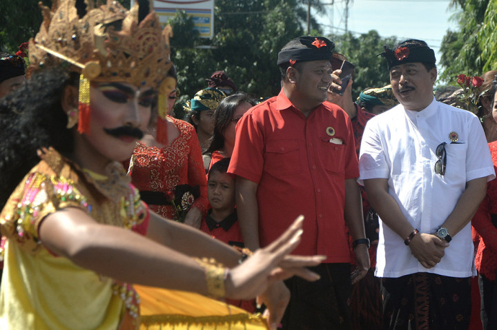 Unduh 57 Gambar Gajah Naik Becak Paling Bagus Gratis HD