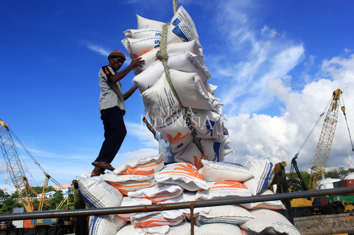 10 Ribu Ton Beras Vietnam Tiba di NTT