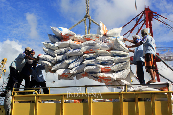 10 Ribu Ton Beras Vietnam Tiba di NTT