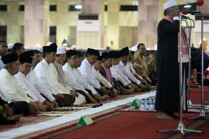 Jokowi Salat Tarawih di Masjid Istiqlal