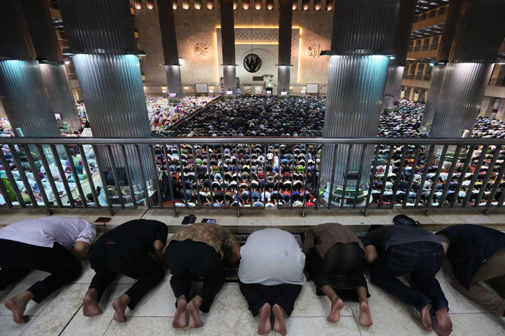 Jokowi Salat Tarawih di Masjid Istiqlal