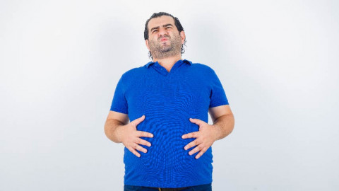 5 Tips Meredakan Perut Kembung, Menerapkan Puasa hingga Meditasi