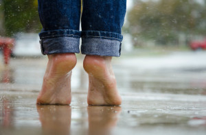 4 Tips Ampuh Mengatasi Kulit Kaki yang Kering