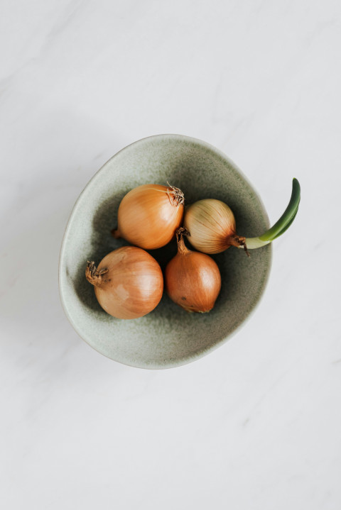 Bukan Hanya Pewangi Masakan, Inilah 5 Khasiat Luar Biasa Bawang Merah