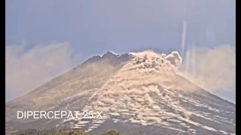 Gunung Merapi Luncurkan Awan Panas Sejauh 1,1 Kilometer