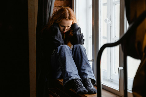 6 Pemicu Intrusive Thoughts, Si Pikiran Mengganggu yang Muncul Seketika