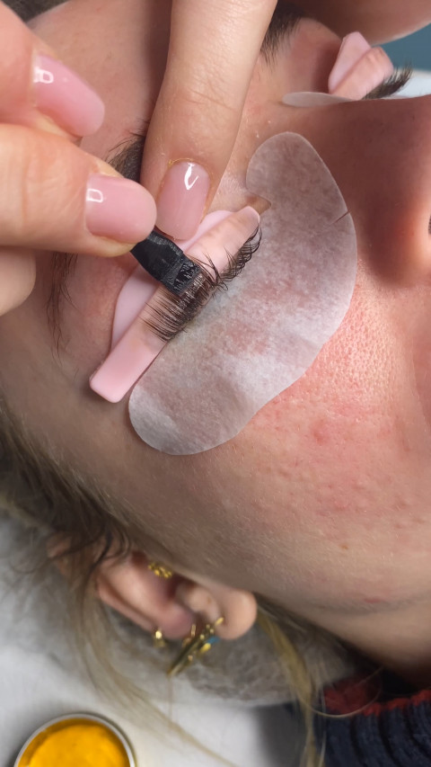 7 Cara Merawat Eyelash Extension, Dijamin Jadi Lebih Awet!