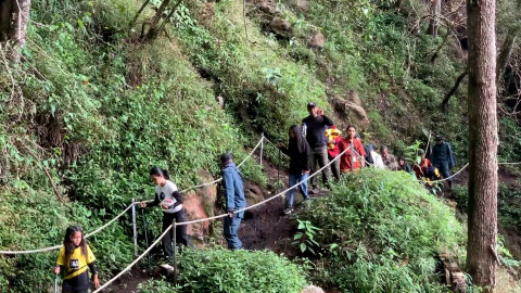 Cuaca Ekstrem, Pendakian Gunung Semeru Ditutup Lagi