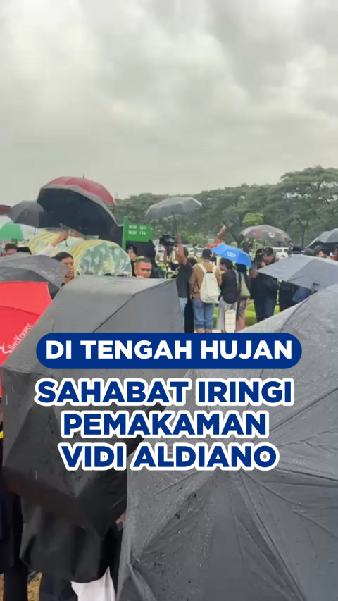 Di Tengah Hujan, Sahabat Iringi Pemakaman Vidi Aldiano