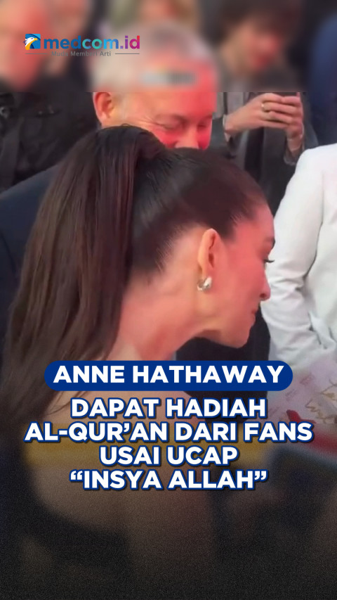 Anne Hathaway Dapat Hadiah Al-Qur’an dari Fans Usai Ucap “Insya All