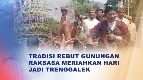 Seru! Ribuan Warga Saling Berebut Gunungan di Hari Jadi Trenggalek