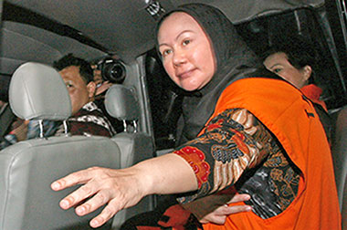 KPK Periksa Sespri Ratu Atut 