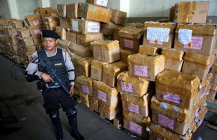 PDIP Curiga, Golkar Enggak Mau Suudzon