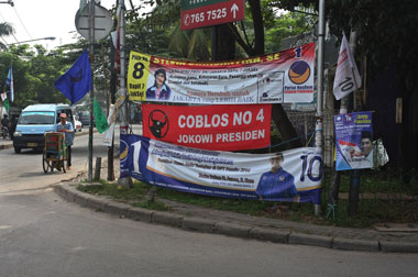 Masa Tenang, Sejumlah Atribut Parpol dan Caleg Masih Terpasang