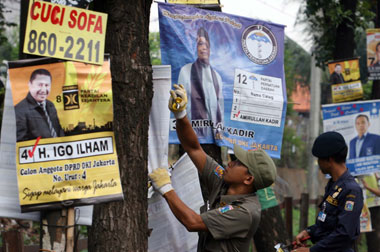 19 Ribu Atribut Kampanye di Jakarta Ditertibkan Satpol PP   