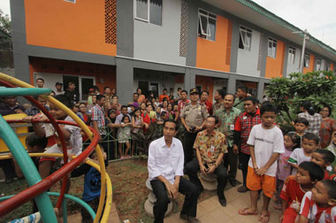 Jokowi Ditertawakan Saat Resmikan Kampung Deret?