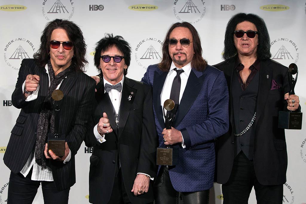 Kiss Peroleh Penghargaan Rock and Roll Hall of Fame Induction Ceremony