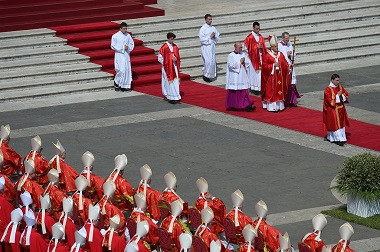 Paus Francis dan Ribuan Orang Jalani Prosesi Palm Sunday