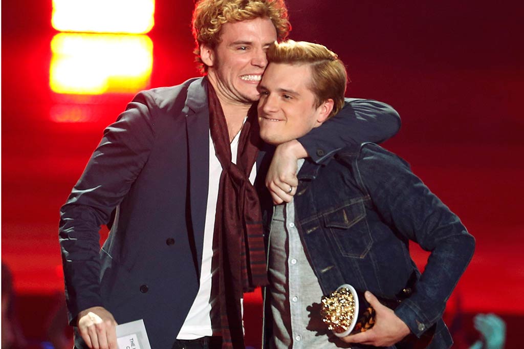 The Hunger Games: Catching Fire Sabet Penghargaan Best Movie of The Year