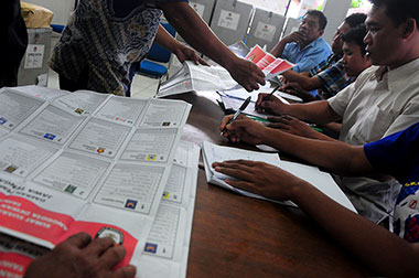 PDIP dan PKS Unggul di London