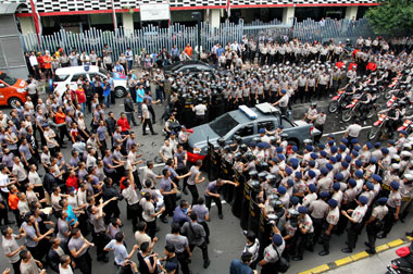 Dua Kelompok di Pamekasan Berencana Demo saat Rekapitulasi