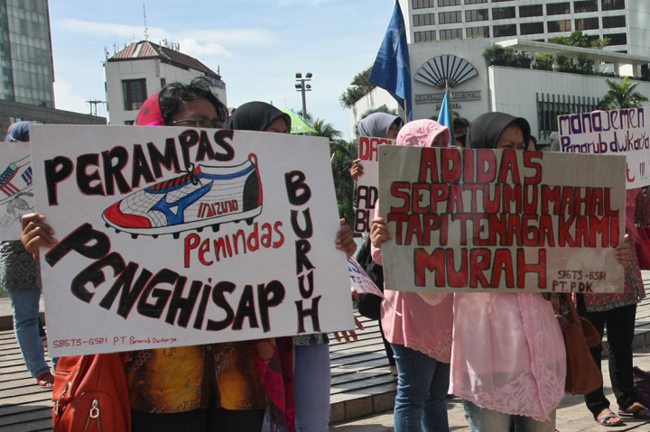 Buruh Perempuan Berunjuk Rasa di Bundaran HI 