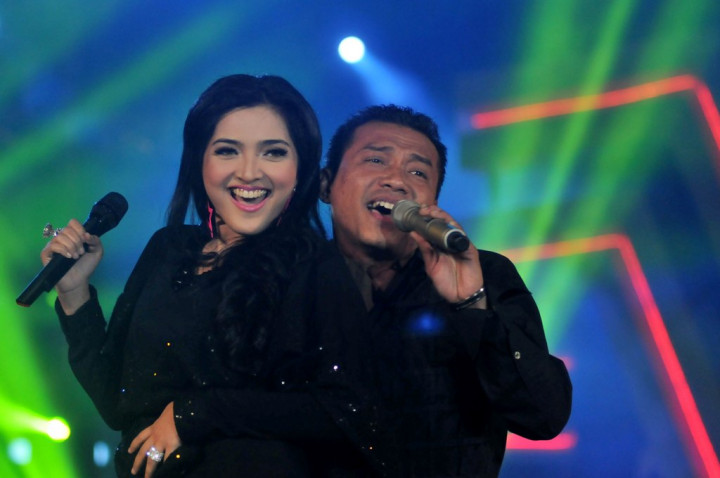 Siapa Caleg yang Lolos? Kalau Anang sih Iya  