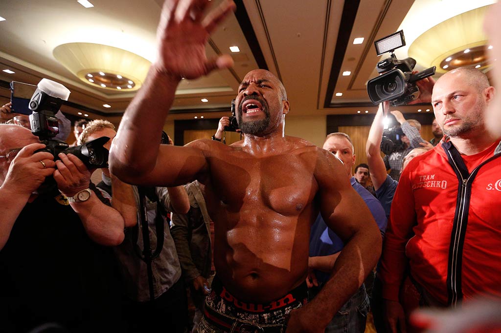 Shannon Briggs Kacaukan Jumpa Pers Vladimir Klitschko 