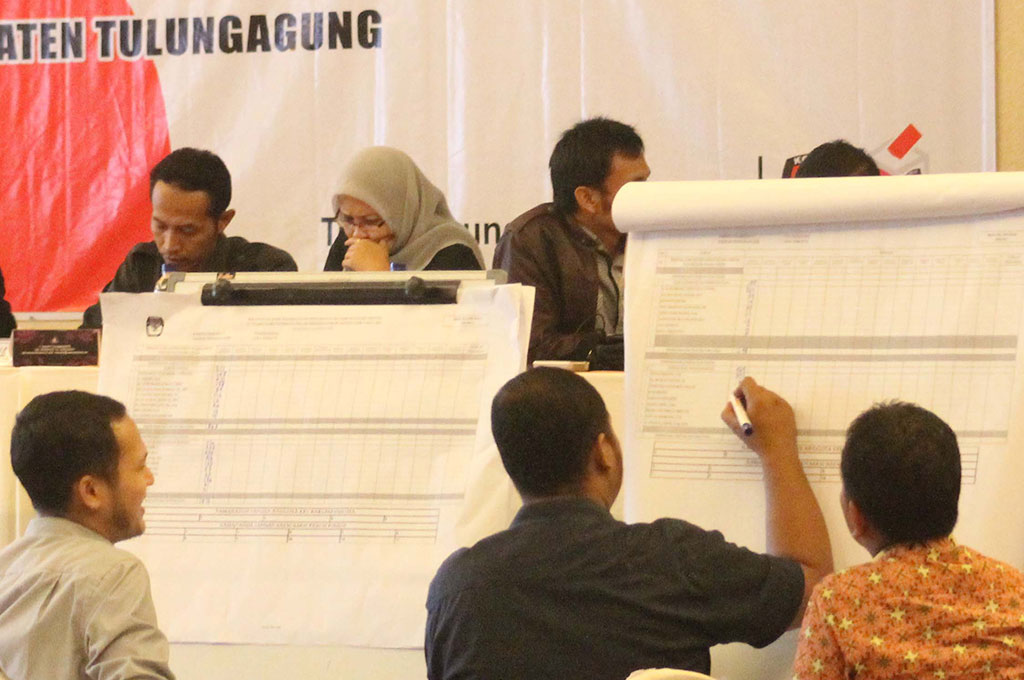 KPU Jatim belum Tuntaskan Rekapitulasi Suara