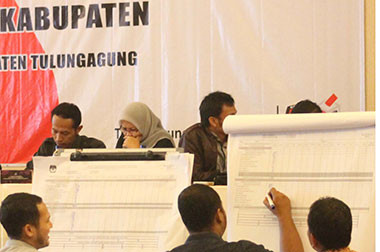 KPU Jatim belum Tuntaskan Rekapitulasi Suara