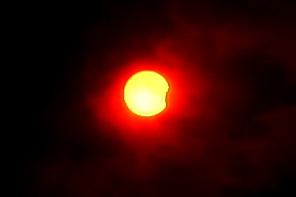 Paling Hits 30 Gambar Gerhana Matahari Cincin Sebagian Dan ...