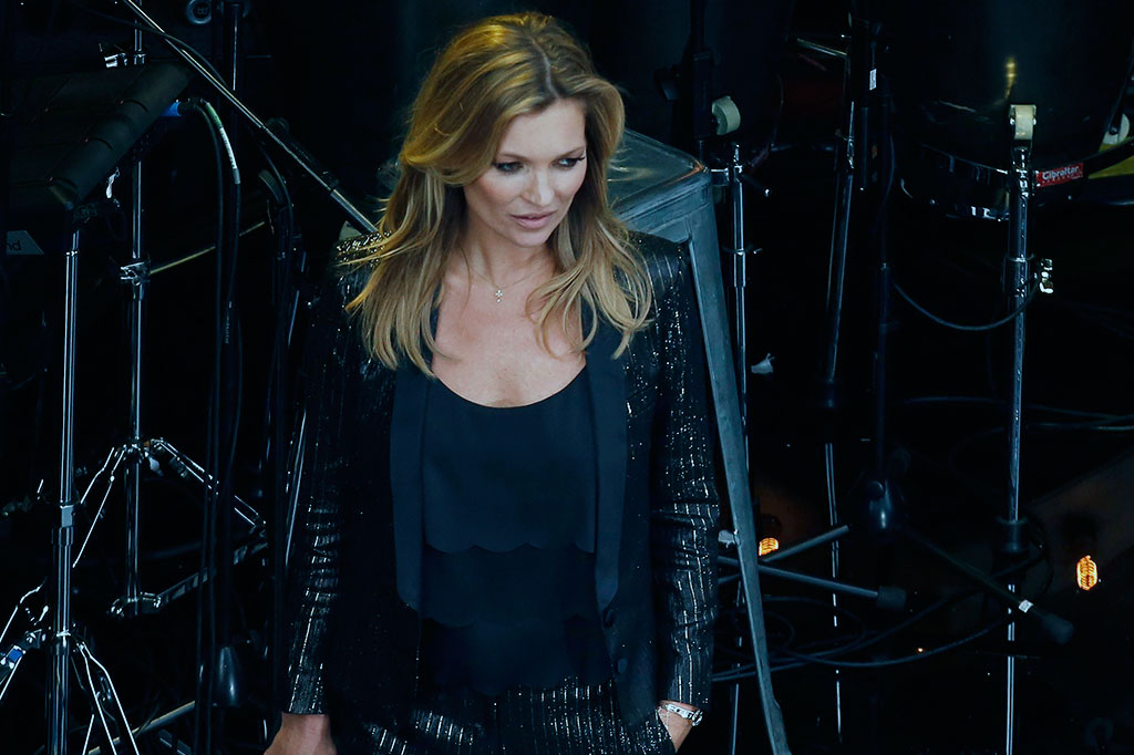 Kate Moss Luncurkan Koleksi Busana Terbaru