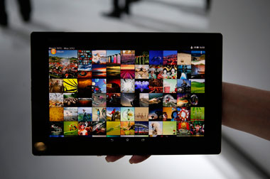 Gaji Mepet, Tapi Buruh Tetap Gaul Lho!