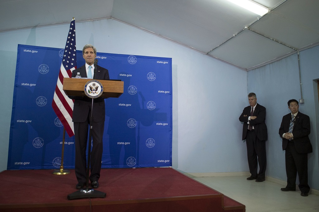 Menlu AS John Kerry berbicara dalam kunjungannya di Juba, Sudan Selatan -- SAUL LOEB / POOL / AFP