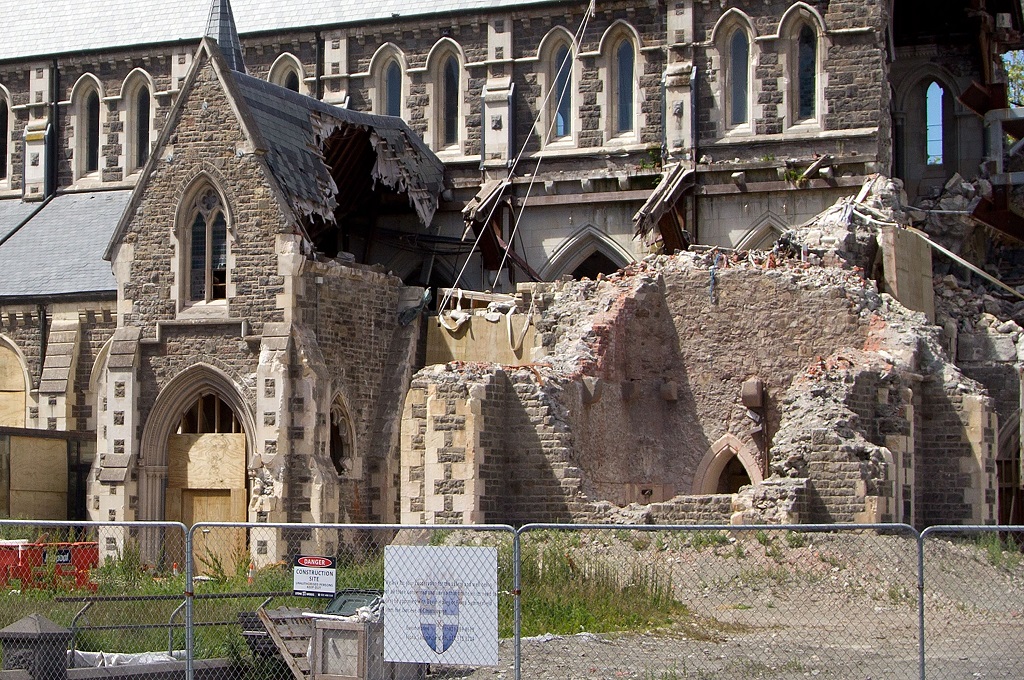 Sebuah gereja yang hancur terkena gempa bumi di Christchurch, Selandia Baru -- Marty Melville / AFP