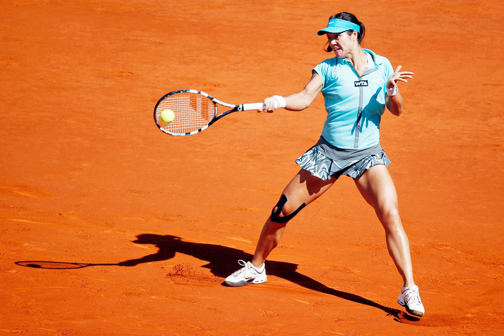 Li Na Lolos ke Perempatfinal