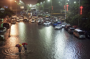 Hujan Lebat dan Badai Ancam Wilayah Selatan Tiongkok