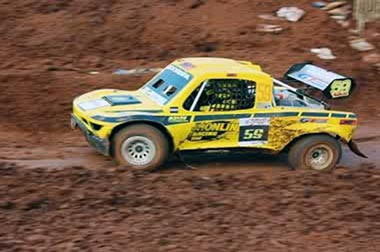 Puting Beliung tidak Surutkan Semangat Offroader 